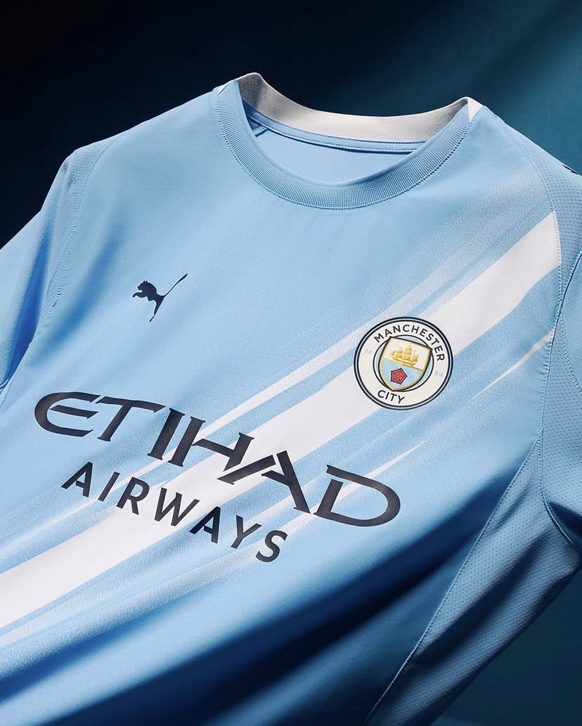 FootClup237's tweet photo. 🚨| Officielle | ManCity et Puma dévoilent le nouveau maillot domicile des Cityzens pour la saison 25/26 🔥

Qu’en penses-tu footeux ?

🟢⚫️ FootClup #streetculture #football #premierleague #mancity #puma https://t.co/JOneedQJ76