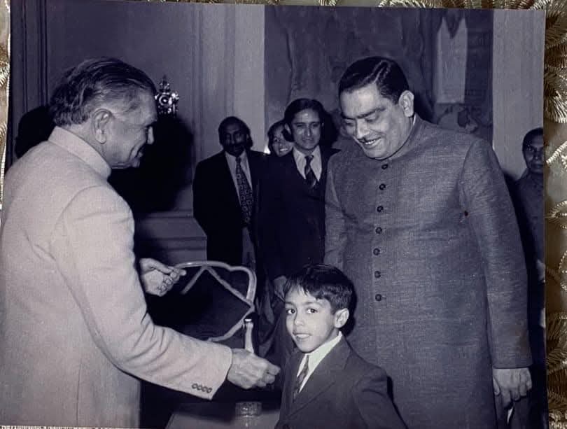 Remembering 
Former President Of India
Late Fakhruddin Ali Ahmed on his birth anniversary along with my father
Late Mirza Mohammed Usman.
Unforgettable Old memories.