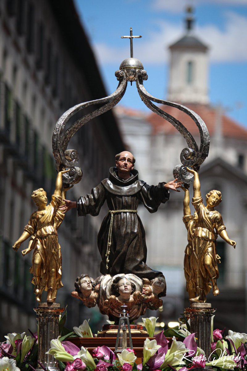 Ntra. Sra. de San Lorenzo (@patronava) on Twitter photo Hoy celebramos la Fiesta de San Pedro Regalado, Patrón de la Ciudad y Diócesis de Valladolid.
Que él, junto a Nuestra Señora de San Lorenzo, interceda por todos los vallisoletanos.
¡Viva San Pedro Regalado! ¡Viva nuestro Patrón!
#SanPedroRegalado25
<a href="/CofPedroRegalad/">Cofradia de San Pedro Regalado Valladolid</a> Hoy celebramos la Fiesta de San Pedro Regalado, Patrón de la Ciudad y Diócesis de Valladolid.
Que él, junto a Nuestra Señora de San Lorenzo, interceda por todos los vallisoletanos.
¡Viva San Pedro Regalado! ¡Viva nuestro Patrón!
#SanPedroRegalado25
<a href="/CofPedroRegalad/">Cofradia de San Pedro Regalado Valladolid</a>