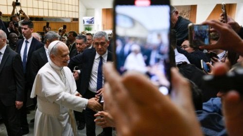 Alessandro Gisotti (@agisotti) on Twitter photo “Solo i popoli informati possono fare scelte libere”.
La sfida esigente lanciata da Leone XIV ai media internazionali.
Un appello da accogliere come spunto di riflessione sulla natura del servizio pubblico dei mezzi di informazione.
<a href="/UcsiSocial/">Ucsi Social</a> <a href="/FnsiSocial/">FNSI</a> <a href="/ODG_CNOG/">Ordine Nazionale dei Giornalisti</a> “Solo i popoli informati possono fare scelte libere”.
La sfida esigente lanciata da Leone XIV ai media internazionali.
Un appello da accogliere come spunto di riflessione sulla natura del servizio pubblico dei mezzi di informazione.
<a href="/UcsiSocial/">Ucsi Social</a> <a href="/FnsiSocial/">FNSI</a> <a href="/ODG_CNOG/">Ordine Nazionale dei Giornalisti</a>