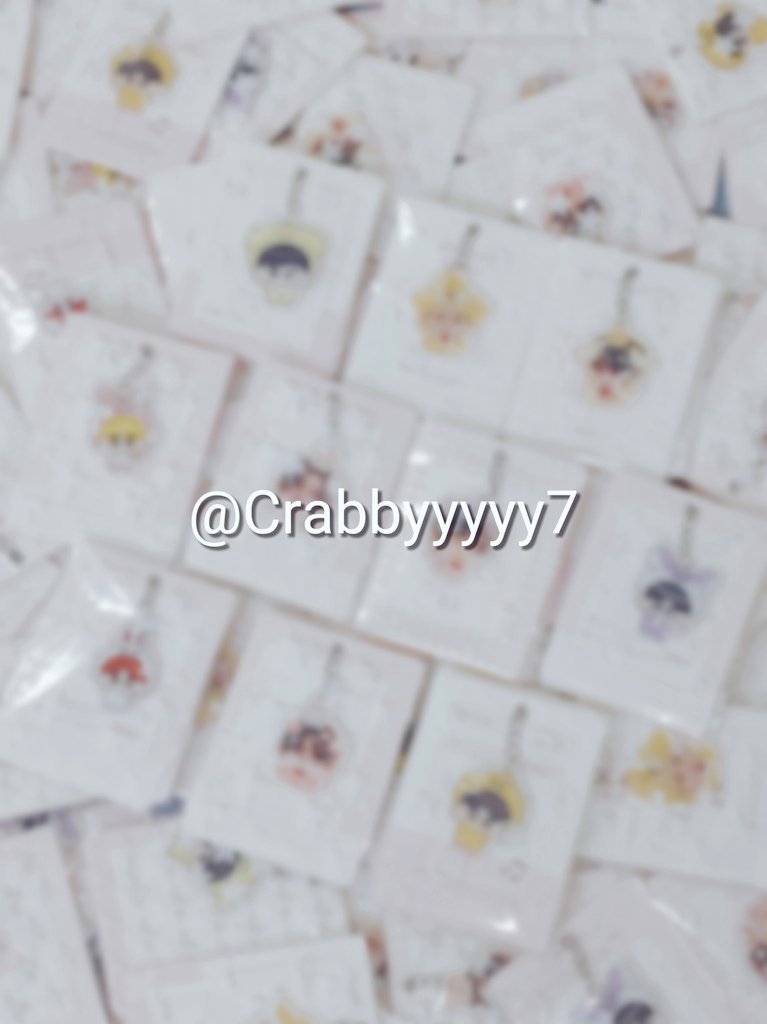 honeywwon's tweet image. hi~ freebies for svt event: 100 mirrors + 
150 keychains (collab @Crabbyyyyy7)
*Choose One*

1️⃣ #10YearsOfCampfire
🔹 Find me: Cafe*2nd floor (Vendor)
🕛 Give freebie: 12-1pm &amp;amp; 230pm-END

2️⃣ #Fallinto_SVT
🔹12pm arrive. Find blue bag.

*Dday more updates🔔
#SEVENTEEN #cupsleevemy