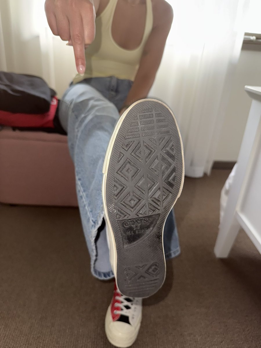 you see the bottom of my shoe? Lick it

Findom Femdom