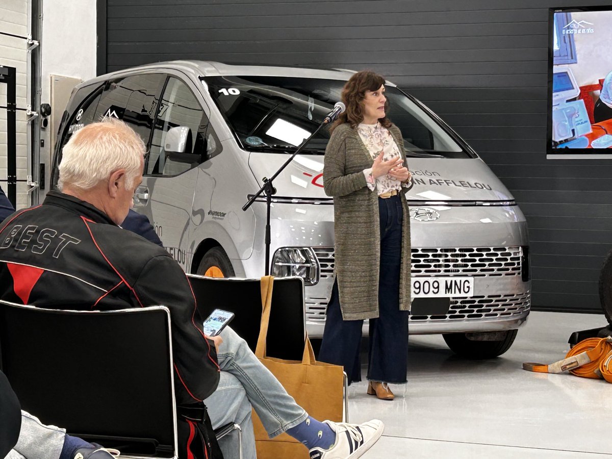 Este año en ⁦<a href="/HyundaiEsp/">Hyundai España</a>⁩ ⁦<a href="/desierto_ninos/">eldesiertodelosniños</a>⁩ la Fundación ⁦<a href="/AFFLELOU_OPTICO/">ALAIN AFFLELOU</a>⁩ ha realizado más de 800 revisiones ópticas a población nativa marroqui, a la que en breve entregará más de 600 gafas  graduates 😊🤓