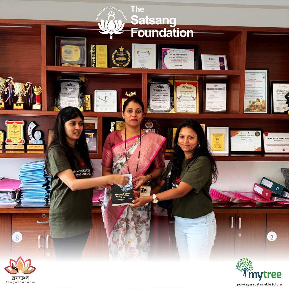 SatsangTweets's tweet photo. 1/2
25 April:#MyTreeAcademy volunteers & #NamamiGodaFoundation organized a workshop for 642+ students & 10 teachers on #SoilLessPlantation at #UdojiHorizonSchool, Nashik under the #AviralGodavariMission & MyTree TTT program. The young environmental stewards received 2 plants each https://t.co/JnoGbKDCY6
