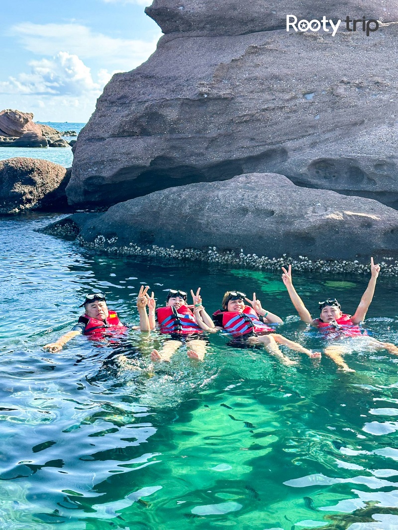 rootytrip_'s tweet photo. Whether you’re a solo traveler, a family, or a group of friends, a Phu Quoc daily tour offers a flexible and exciting way to uncover the hidden gems of this tropical paradise in just 24 hours.
https://t.co/uxvMMTYflJ
#phuquocdailytour #rootytrip #phuquoc https://t.co/nP6zTaFokS