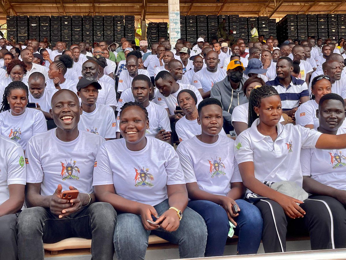Kobugabe Fiona🥰❣️ (@kobs_fifi) on Twitter photo Supporters and members of the <a href="/PatriotsClubUg/">Patriots Club</a> joined the <a href="/MODVA_UPDF/">Uganda Peoples' Defence Forces</a> for CDF-UPDF Interforces Drill Competitions at Kololo.
#UPDFCDFDrills Supporters and members of the <a href="/PatriotsClubUg/">Patriots Club</a> joined the <a href="/MODVA_UPDF/">Uganda Peoples' Defence Forces</a> for CDF-UPDF Interforces Drill Competitions at Kololo.
#UPDFCDFDrills