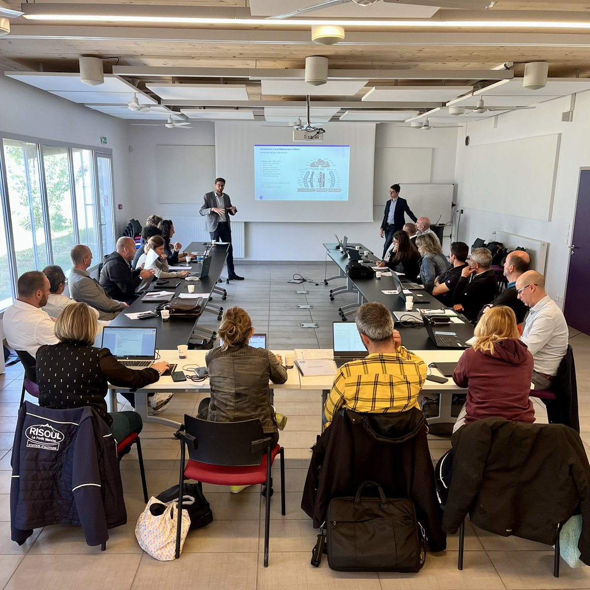 Top départ 🆙 
Le #ParcoursZeroCarbone ⛰️ #𝙼𝚘𝚗𝚝𝚊𝚐𝚗𝚎 démarre aujourd’hui pour une quinzaine d’ #entreprises qui ont choisi la voie de la #decarbonation afin d’atteindre #2030ausommet. ✅ Découvrez ces pionnières très bientôt dans les actus de notre site web 🔜 #reseauCCI