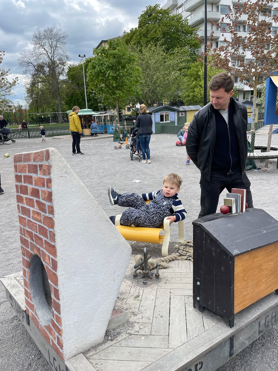 What would you focus on if you only had four days?

A question that transformed the way my team and I work. One simple question raised surprising, valid and good points that made us realize that it’s not about doing less work - it’s about doing the right work. No burnout, no