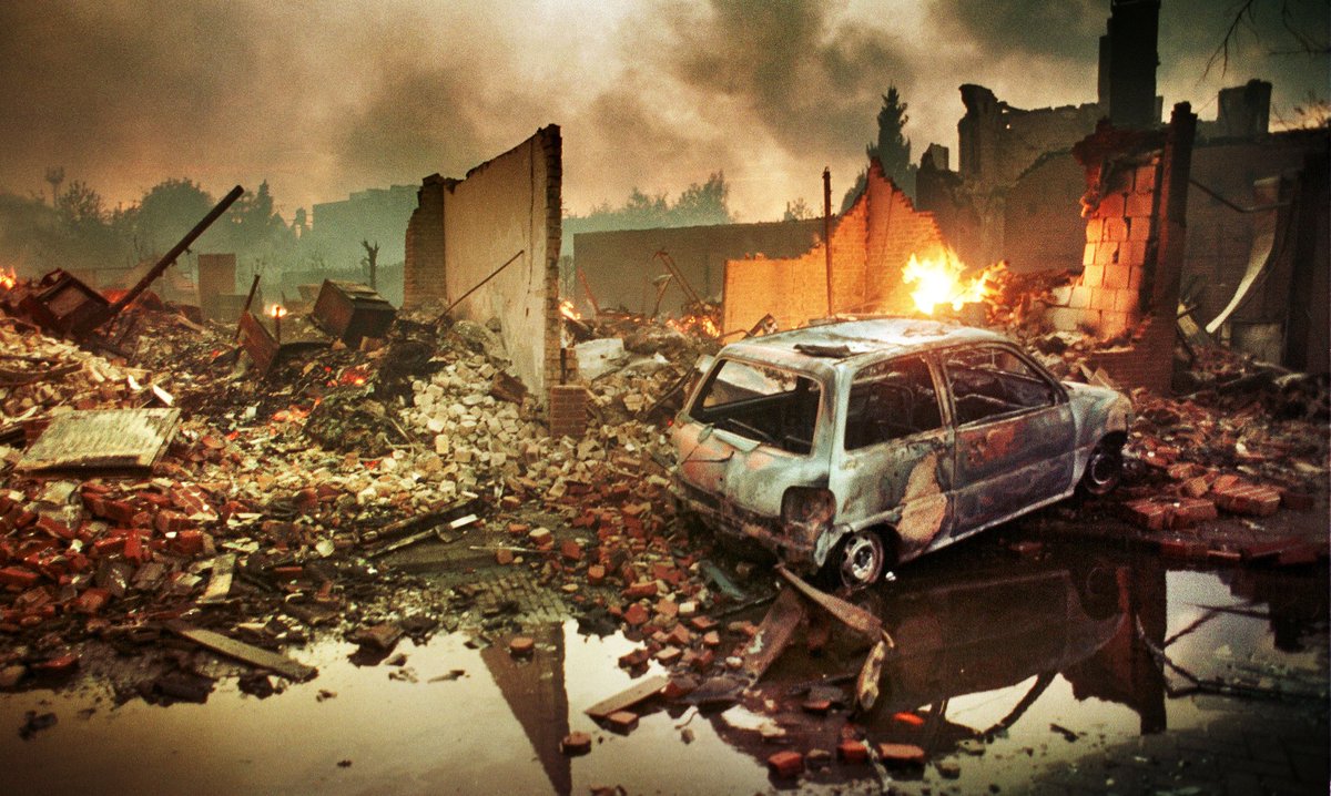 boomelientje's tweet photo. Today its 25 years ago disaster hit my town.  #roombeek #vuurwerkramp https://t.co/d0msWEUHXn