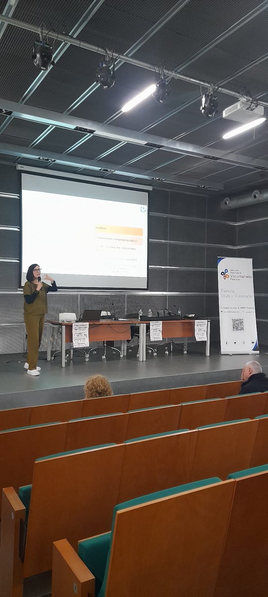 PlatVolPalencia's tweet photo. El pasado 7 de mayo, impartimos un taller de trabajo en equipo en el Centro Cultural Lecrac.
¡¡Gracias por asistir!! 🤗 https://t.co/bxF0oljSrv