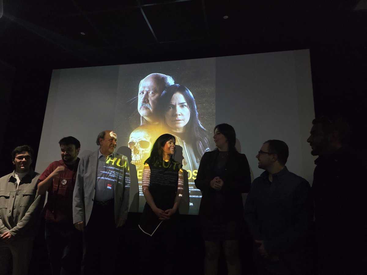 🟢 El pasado viernes estrenamos el cortometraje "Huesos Rotos" en los cines @art_metropol de Madrid. Fue un éxito de críticas y aplausos. 
Dirigido y producido por @lacabraanonima, llevado a cabo por un equipazo artístico y técnico y escrito por un servidor.