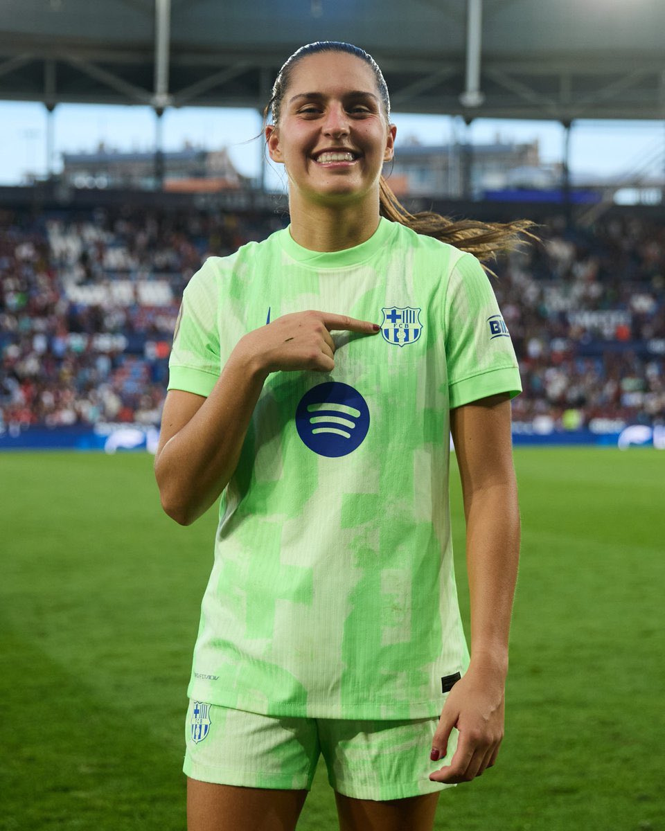 SrtaLexus23's tweet image. 🚨Aprovechando la final de Lisboa os traigo un SORTEO de una camiseta del Barça a elegir. Requisitos para participar:

- Seguir a @infutcamicracks y @SrtaLexus23.
- RT este tweet.

📢 El ganador se anunciará el 19 de mayo.

🍀 ¡Suerte a todos!