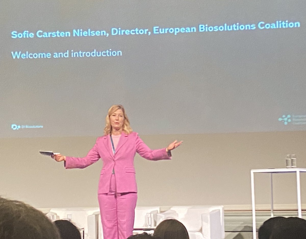 Ditte Brasso (@dittebrasso) on Twitter photo “This is a make or break moment to create a new European industrial era”
Kommissionær <a href="/OliverVarhelyi/">Oliver Varhelyi</a> leverer keynote om EU’s #industripolitik og #BioTech|s rolle 🌱🍀🌿🌾
<a href="/DanskIndustri/">DI - Dansk Industri</a> #DIBiosolutions #eudk #dkgreen #dkbiz <a href="/thinkeuropa/">Tænketanken EUROPA</a> “This is a make or break moment to create a new European industrial era”
Kommissionær <a href="/OliverVarhelyi/">Oliver Varhelyi</a> leverer keynote om EU’s #industripolitik og #BioTech|s rolle 🌱🍀🌿🌾
<a href="/DanskIndustri/">DI - Dansk Industri</a> #DIBiosolutions #eudk #dkgreen #dkbiz <a href="/thinkeuropa/">Tænketanken EUROPA</a>