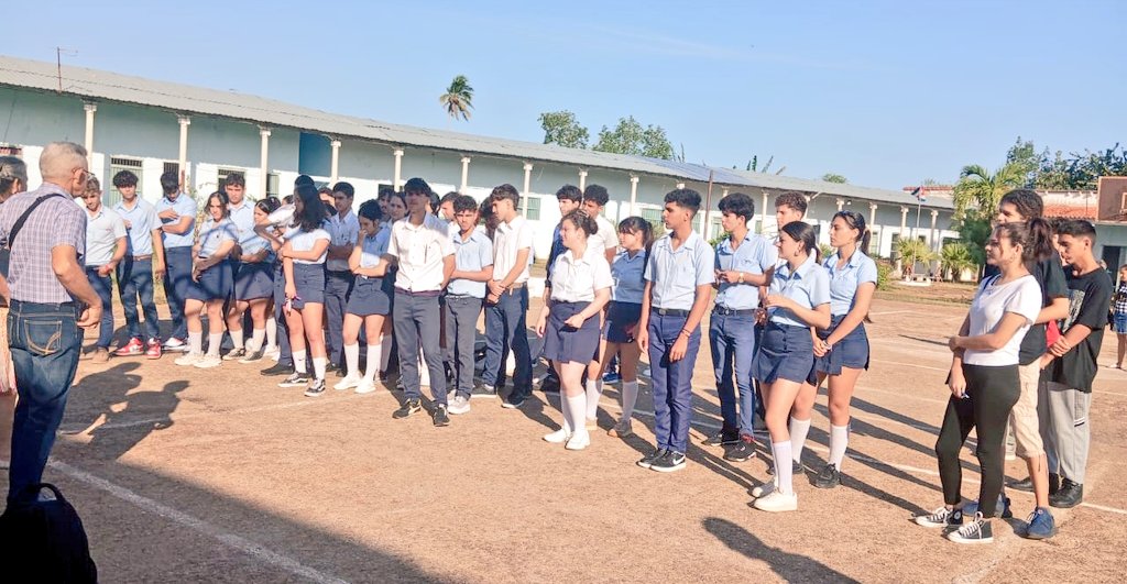 WalterBG_MES's tweet photo. Con el examen de la asignatura Historia de #Cuba, cierra #Hoy la convocatoria ordinaria de los #ExámenesDeIngreso a la #EducaciónSuperiorCubana 🇨🇺.
 ¡Éxitos a todos los aspirantes!#UniversidadCubana. #ForjandoFuturo https://t.co/xDtnaJLBbi
