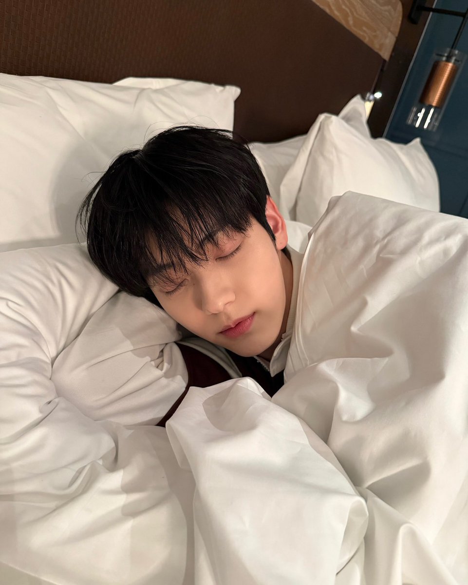 [250513] txt instagram update - #soobin

“i‘ll always be by your side 🤍”