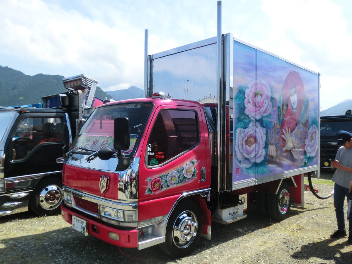 カメ tweet media