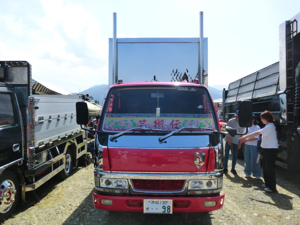 カメ tweet media