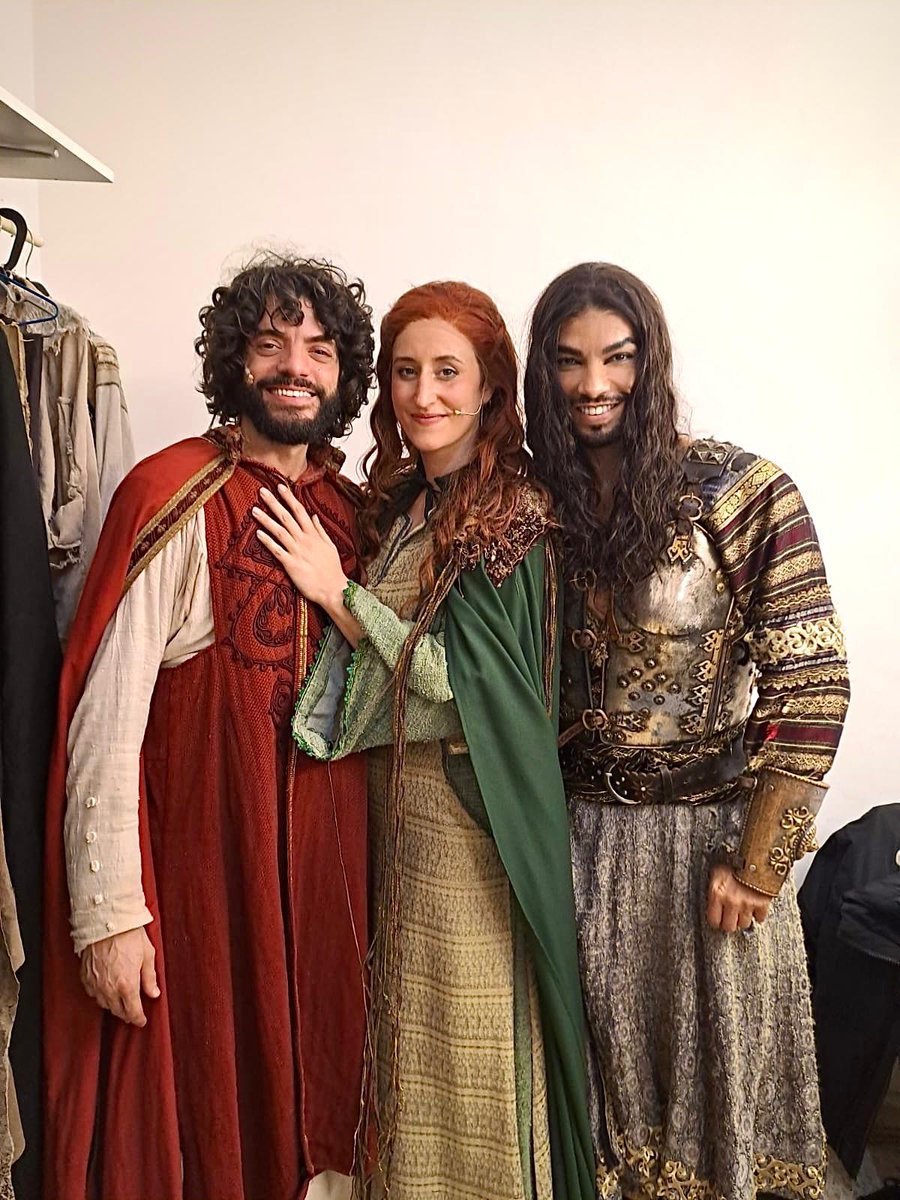 Preparados para las últimas funciones de la temporada en el <a href="/TeatroZgz/">Teatro Principal Zaragoza</a>  desde el backstage 🔚

Miércoles y jueves: 20.00h
Viernes: 16.30h
Sábado:16.30h y 20.00h
Domingo: 17.00h

Consigue tus entradas en nuestra web, estaremos SOLO HASTA EL 18 DE MAYO ‼