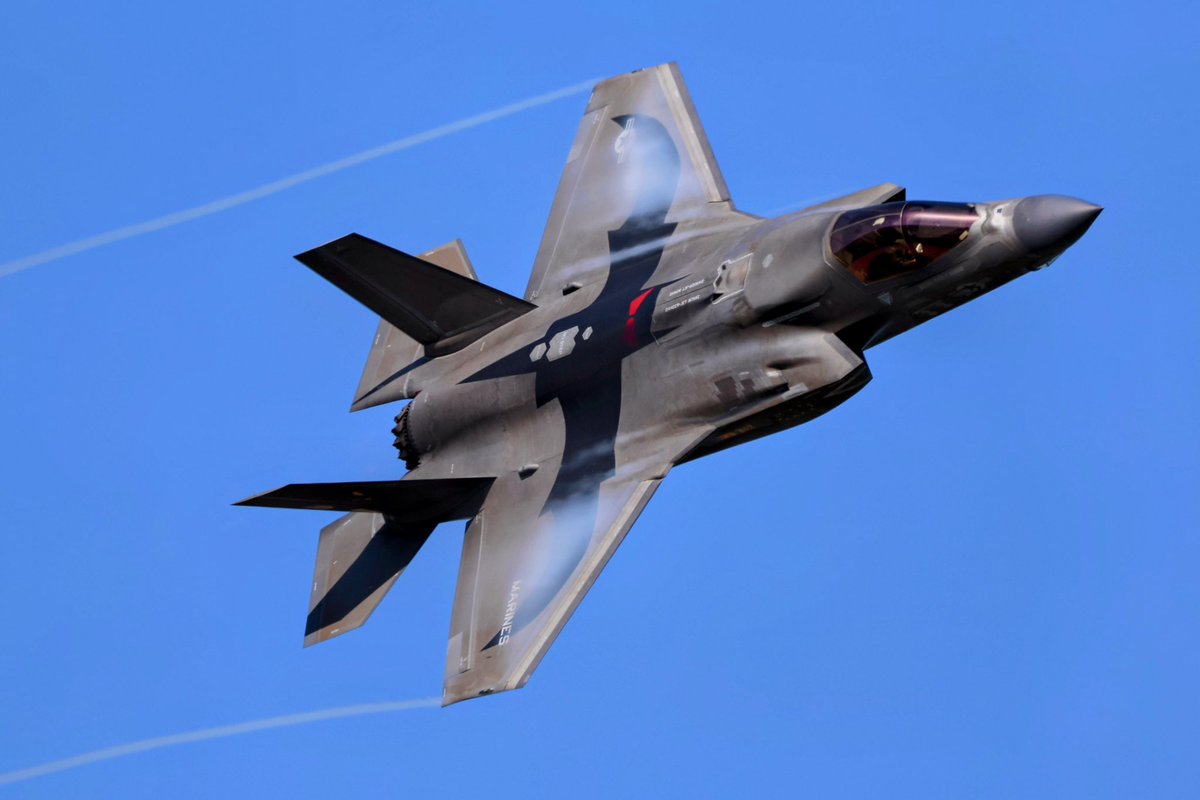 syousei747's tweet photo. 岩国フレンドシップデー
コウモリさん撮れてました。
F35B     2025.5.4. https://t.co/udZtVA3k5k