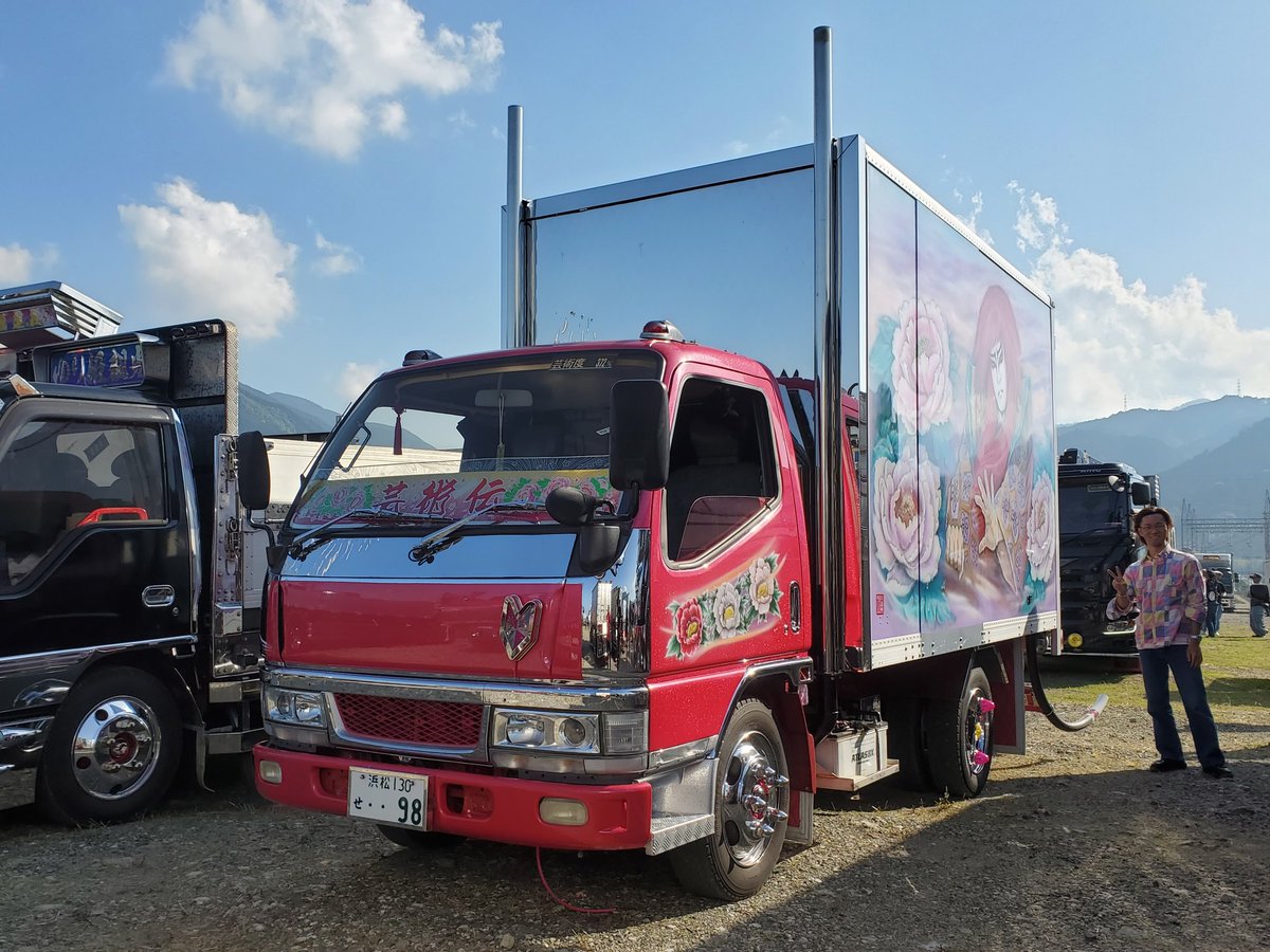 カメ tweet media