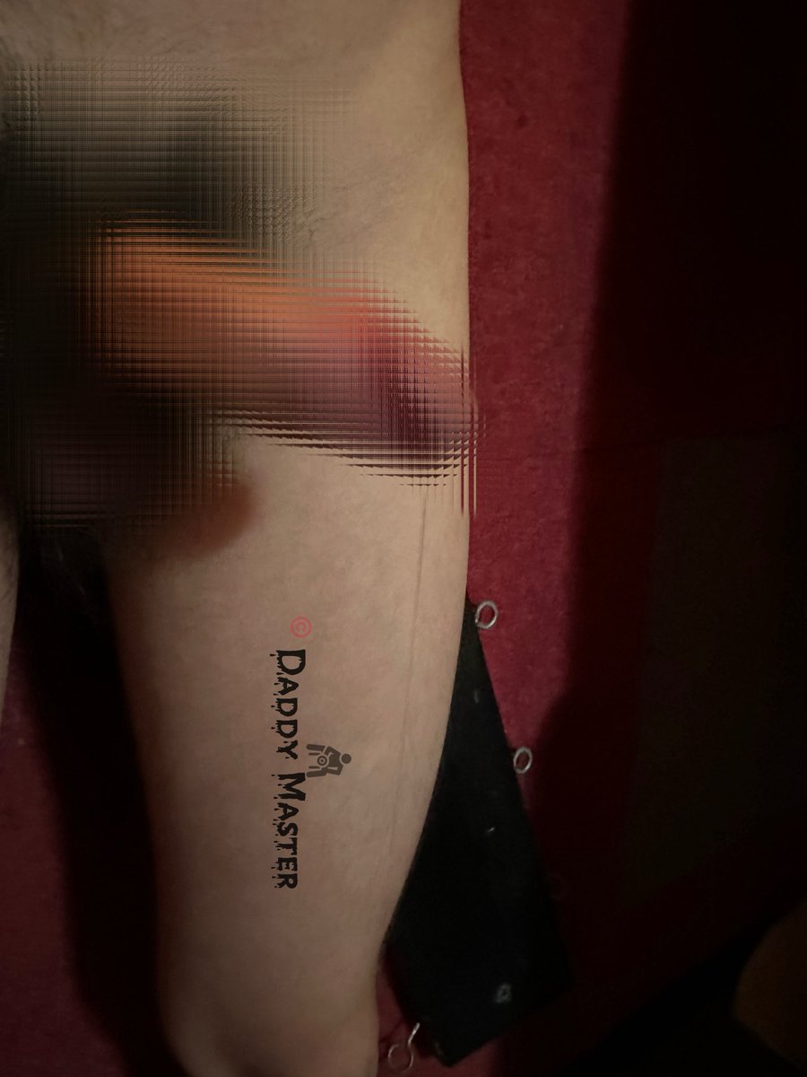 master_Ken77's tweet photo. 🦊：斯文怕醜仔

雖然佢第一次玩BDSM，但玩起上嚟就真係好淫賤。我只係簡單綁咗佢响 X 架上，然後用乳夾夾住佢兩粒lin lin，都未正式開始調教佢，但佢已經不停流住淫水。 https://t.co/wad8QTtH2j
