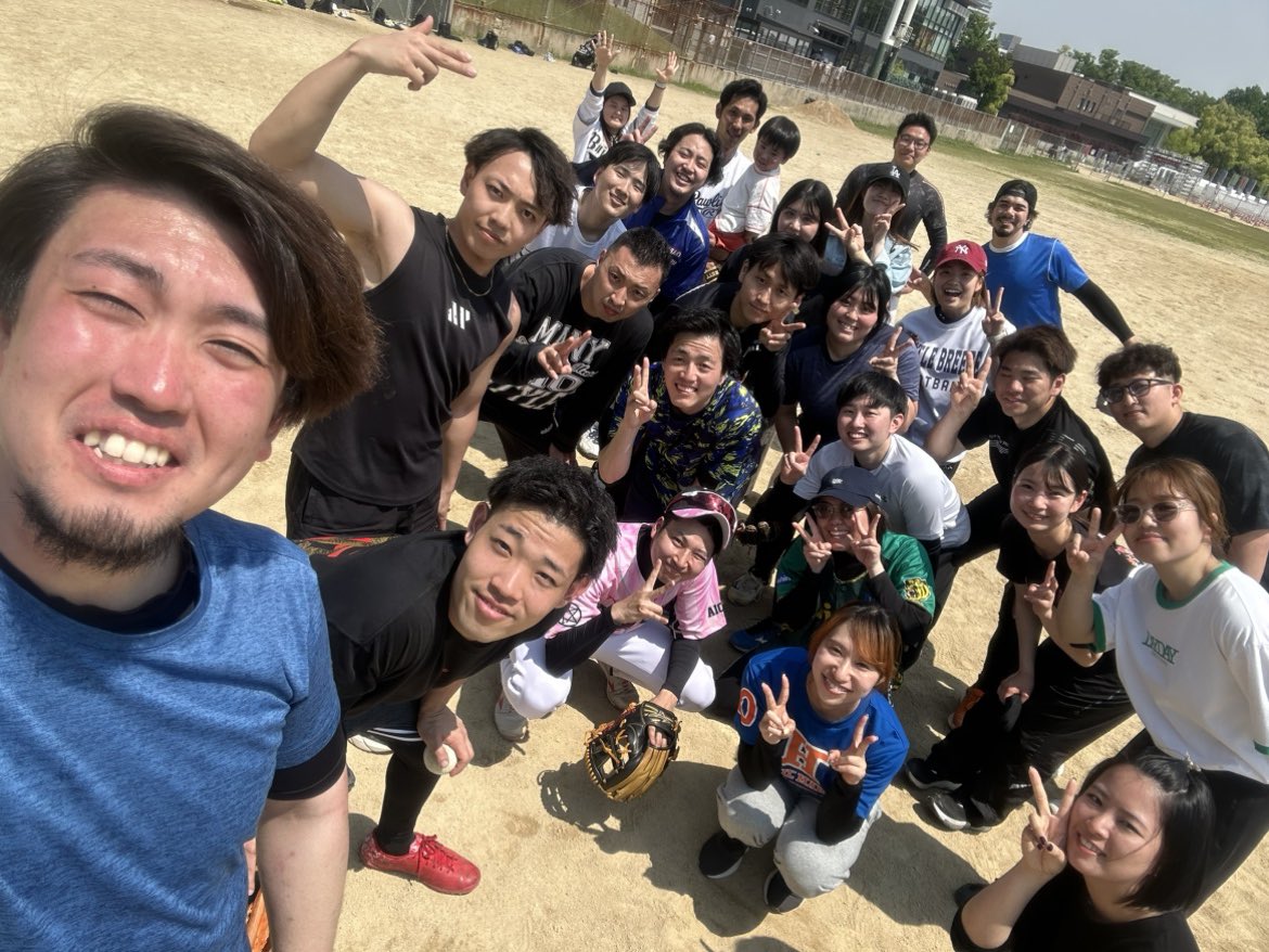 TATSUYA__Dress's tweet photo. 久々の関西野球
軟式は難しくて未だにコツを掴めてないけど、すんげぇ楽しい(≧∇≦)
 
 #バッセンからやり直しかも笑
 #金属楽しいけどむずい https://t.co/cFwX7p2kUH
