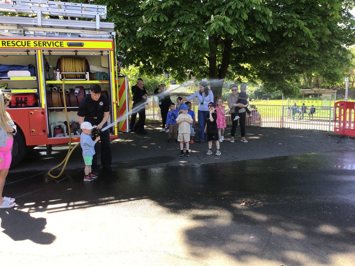 ParkMaryhill's tweet photo. On Friday we had a visit from our local firefighters 🧑🏻‍🚒.  The children  had  a  great  time having  a turn  of  the  hose  and  learning  how  the  firefighters  in  our  community  help  us😃
@fire_scot @firemaryhill https://t.co/O7G9v9W2De