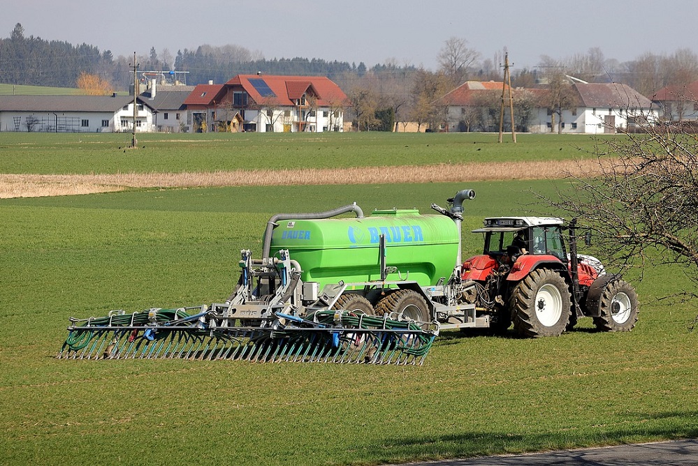 Despite the Commission’s recognition of #RENURE, the current regulatory framework continues to restrict RENURE under the #NitratesDirective.

Sectors unite to call on decision-makers to not miss out on a key sustainable fertilisers solution👇
meatthefacts.eu/home/activity/…