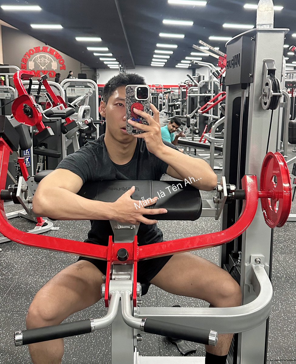 Uh 🙄. 2005 đó rồi sao.. quen Hồng Hài Nhi khổ ráng chịu 🤪🤪🤪🤪nhìn kỉ vào cặp mắt ấy đi... cặp mắt ĐĨ đấy 🤤🤤