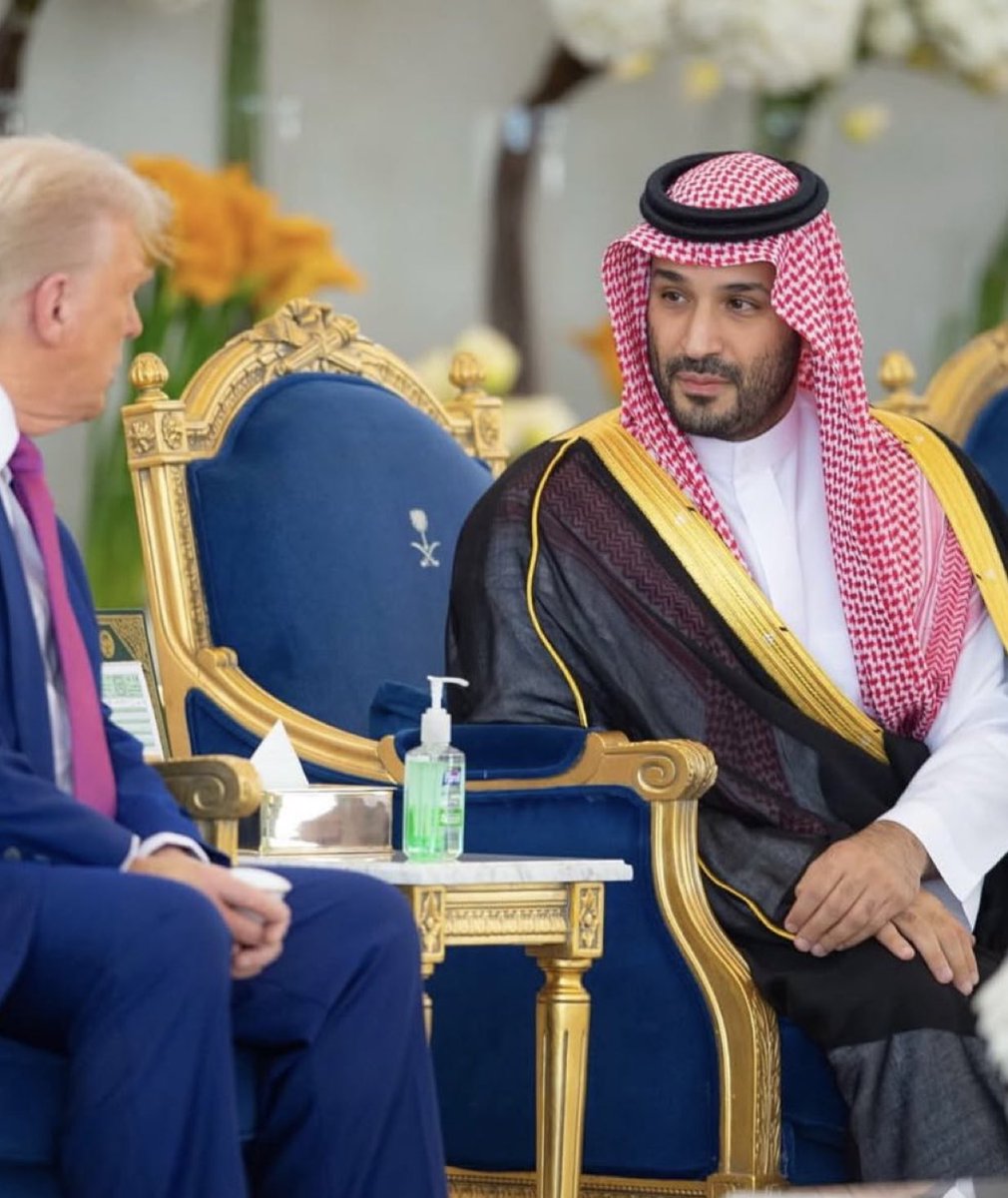 #ترامب_في_السعودية
#يحدث_الآن
#ترامب
محمد بن سلمان أكبر من أن تسطر به كلمات🫰
قائد العرب دمت يا داعم السلام في العالم 🌎