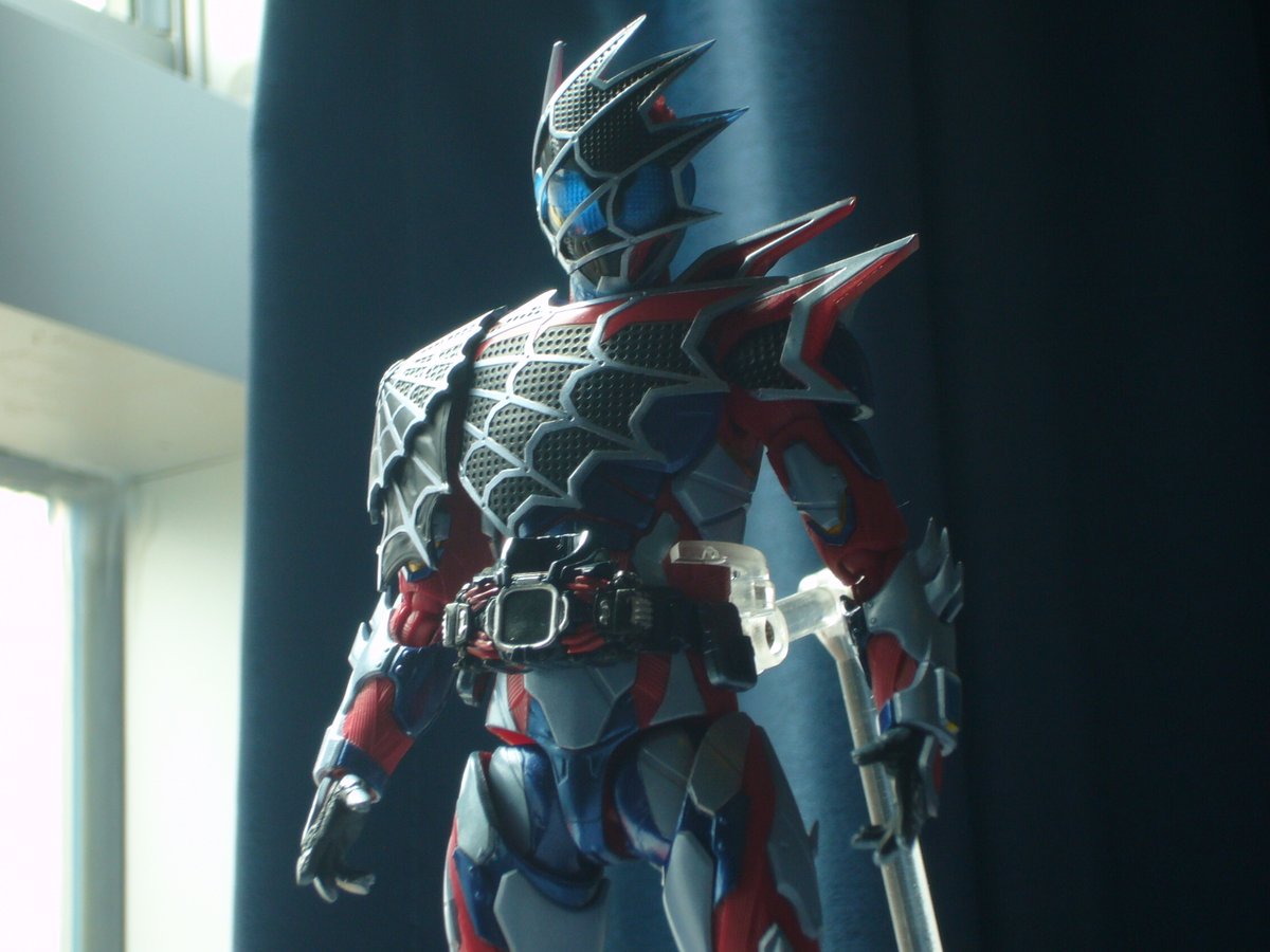 arkroxeyyy's tweet photo. 仮面ライダーデモンズ in the sunbath!
#仮面ライダー #フィギュアーツ https://t.co/5ITAkRzMqb