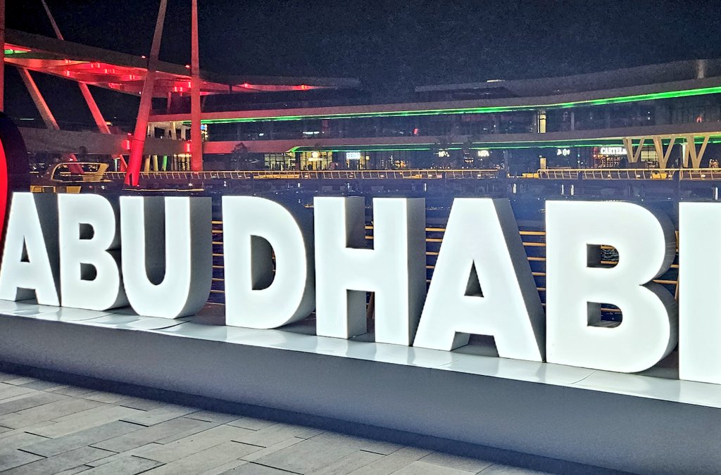 JaroszOlivier's tweet image. 🇦🇪 #AbuDhabi is abuzz as @POTUS prepares to visit #QasrAlWatan, hosted by Sheikh Mohamed bin Zayed. Great catching up with colleagues and discuss on UAE’s dynamic sports &amp;amp; legal landscape!

Don’t miss our latest #PitchSideMonitor 🔎 on ⚽️ in the UAE! #GCC #SportsEcosystem