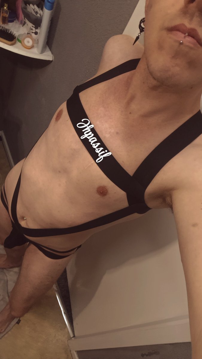 Jh_Passif19's tweet photo. Me voilà lavé ça fait du bien avec cette chaleur #nsfw #bottom #dick https://t.co/CLtlQVWnxH