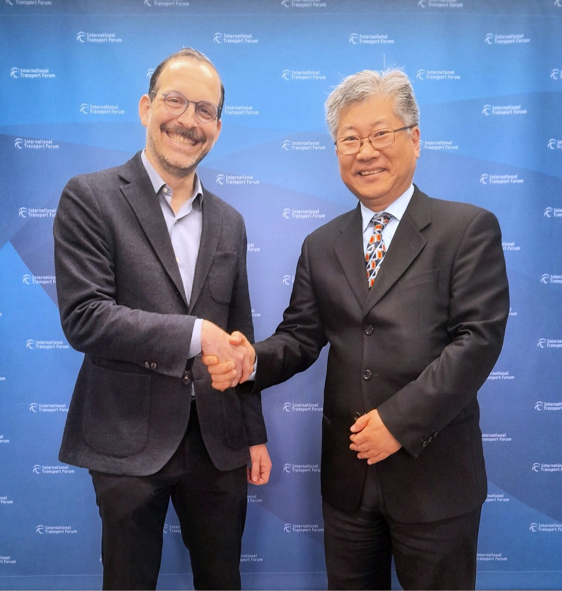 Young Tae KIM π (@young_t_kim) on Twitter photo I had a great meeting today with Ambassador David Puig Buchel π©π΄ <a href="/RDenFrancia/">Embajada de RepΓΊblica Dominicana en Francia</a>
We are happy to witness the DR's growing engagement since joining as an <a href="/ITF_Forum/">International #Transport Forum π</a> Member last year, from Summit participation to the LAC High-Level Dialogue coming up in the fall. I had a great meeting today with Ambassador David Puig Buchel π©π΄ <a href="/RDenFrancia/">Embajada de RepΓΊblica Dominicana en Francia</a>
We are happy to witness the DR's growing engagement since joining as an <a href="/ITF_Forum/">International #Transport Forum π</a> Member last year, from Summit participation to the LAC High-Level Dialogue coming up in the fall.