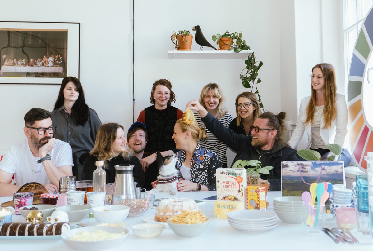 ☕🥧 Dnes jsme v <a href="/Asociace_CSR/">A-CSR</a> s #MadLove posnídali férově. Ke Světovému dni pro fair trade jsme si užili ráno plné #Fairtrade dobrot – káva, bábovka, banánové palačinky i lokální chleba.

🍌 Přidejte se k <a href="/FairtradeCZSK/">Fairtrade Česko a Slovensko</a> i vy: #FerovaSnidane #SnidamFerove