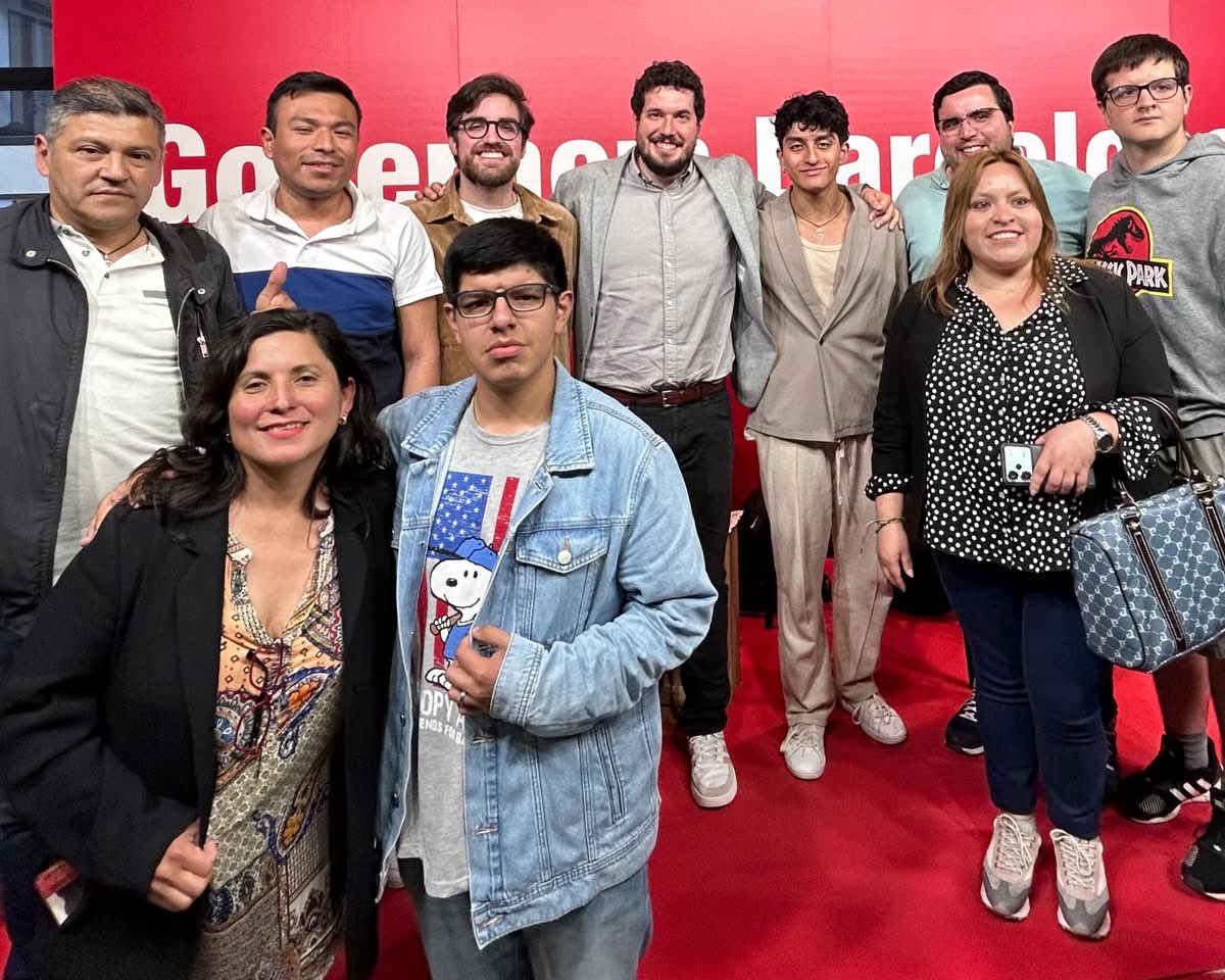 Memòria Socialista (@m_socialista) on Twitter photo Ahir, a <a href="/M_Socialista/">Memòria Socialista</a> vam homenatjar les víctimes de l’exili republicà. ✊🌹
Amb un acte emotiu i ple d’assistents a 📍C/ Consell de Cent 416.
Hi van intervenir:
🎤 D. Martínez
🎤 C. Vallejo
🎤 N. Fabian
🎤 S. Jaurrieta
🎤 F. Pedret
La memòria és justícia. 🌹
#ExiliRepublicà Ahir, a <a href="/M_Socialista/">Memòria Socialista</a> vam homenatjar les víctimes de l’exili republicà. ✊🌹
Amb un acte emotiu i ple d’assistents a 📍C/ Consell de Cent 416.
Hi van intervenir:
🎤 D. Martínez
🎤 C. Vallejo
🎤 N. Fabian
🎤 S. Jaurrieta
🎤 F. Pedret
La memòria és justícia. 🌹
#ExiliRepublicà