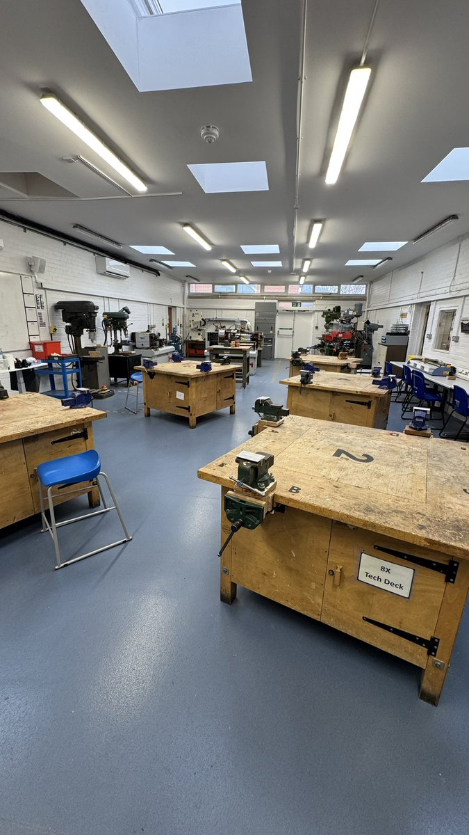 WGSBDesignTech's tweet image. Over the past year we’ve done a lot of sanding, painting &amp;amp; wiggling of the spirit level, but our workshops are looking better than ever.

The bright walls bring a brand new energy to inspire our young builders, makers &amp;amp; engineers.

We're all set for big ideas &amp;amp; bigger builds! 🔨