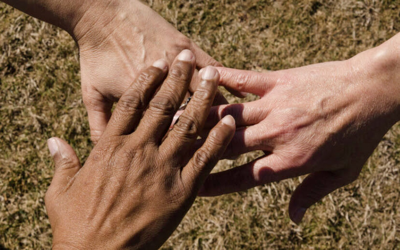 📢 Cosa è successo questa settimana?

📌 Un referendum per cambiare la legge sulla cittadinanza;
📌 Morire in detenzione negli Usa;
📌 Ancora respingimenti sistematici alle frontiere.

openmigration.org/web-review/i-m…