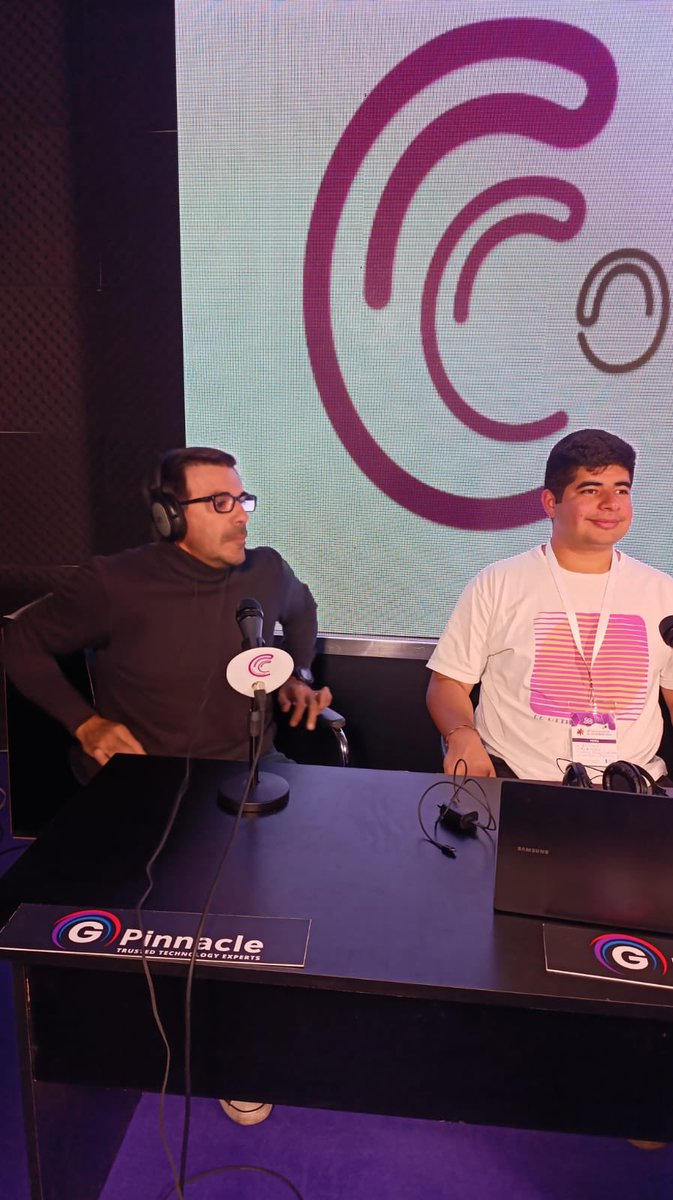 m_legui13's tweet image. Charla en #Feriadellibro #Argentina Gracias por la invitación #ConectaEstudio #UBA