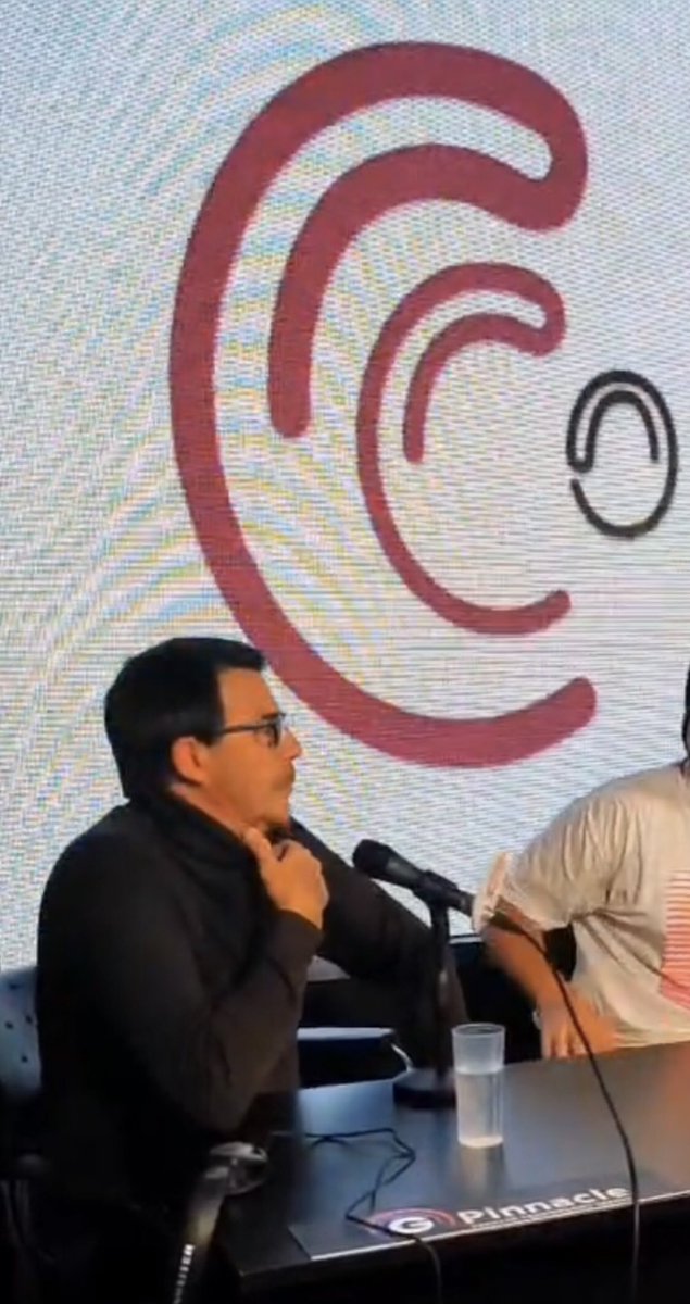 m_legui13's tweet image. Charla en #Feriadellibro #Argentina Gracias por la invitación #ConectaEstudio #UBA