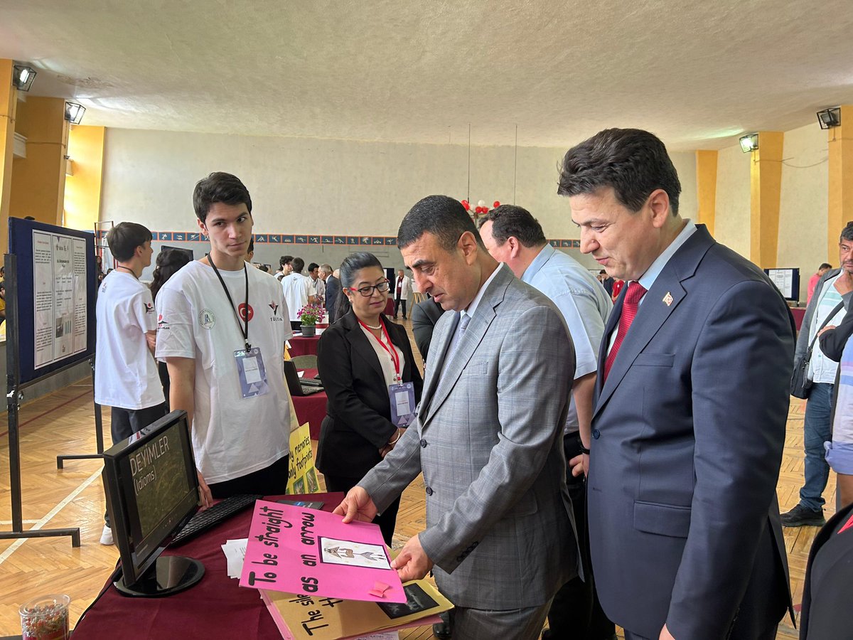 Pamukkale_Kymkm's tweet photo. Kaymakamımız Sayın Uğur BULUT, Anafartalar Anadolu Lisesi tarafından düzenlenen 4006- TÜBİTAK Bilim Fuarına katıldı. https://t.co/eGDkYcIn8O