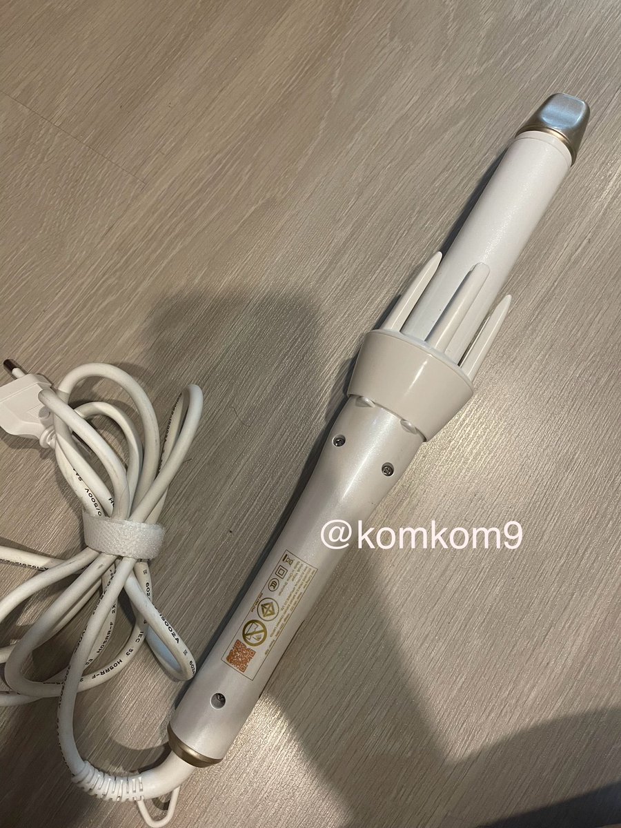 komkomla tweet media