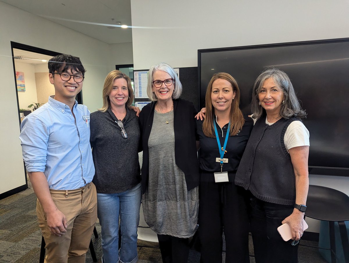 Definitely a career highlight to meet these three inspiring women🤩🤓 Thanks  <a href="/PamelaSnow2/">Pamela Snow</a> and <a href="/tserry2504/">Tanya Anne Serry PhD</a> for coming to visit us at Docklands Primary School and for bringing along the wonderful Emily Hanford 👏