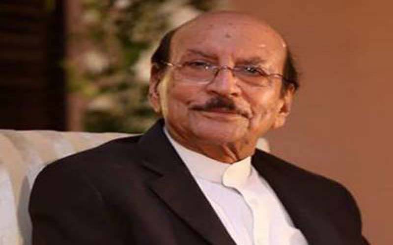 لوگ اپنی پوسٹ پر دوسروں کی تصویر لگا کر اتنے خوش کیوں ھوتے ھیں جبکہ میں دوسروں کی پوسٹ پر اپنی تصویر دیکھ کر بھی اتنا خوش نہیں ہوتا سائیں شاہ صاحب کی اپنی لکھی کتاب سے اقتباس🤔😋
