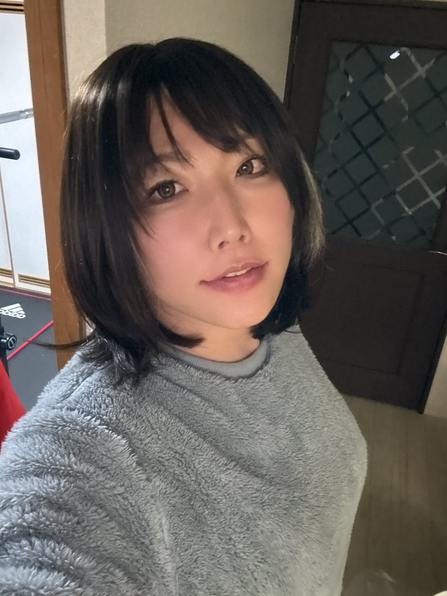 近況報告、義足初使用感(貸し出し用)から思った事として今後以前のような会える人復帰はありえないですね。

入浴環境が特別なものでなければならないというのも大きい要素です。

自分専用の義足も今後作られますが不自由さとはとても長い付き合いになりそうです。

※画像は事故前の私です