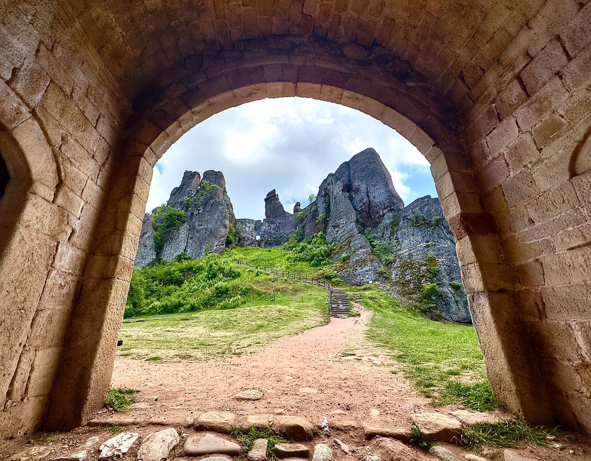 Ernest_orf's tweet image. From the Ancient to the New ! 

Spoiler Alert: This image was used in a BIG SONY ENTERPRISES TV ADVERTISEMENT💪 
- OLYMPUS OMD EM1X &amp;amp; Zuiko PRO 12-40mm f2.8 -