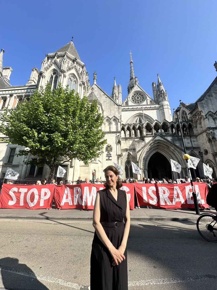 Yasmine Ahmed (@yasmineahmed001) on Twitter photo 🚨2day the UK Gov <a href="/Keir_Starmer/">Keir Starmer</a> stands in court & defends the indefensible
The Gov is defending their decision 2 license F-35 fighter jet components used by 🇮🇱 in Gaza despite the Gov acknowledging a clear risk that they might b used to carry out serious violations of IHL
🧵 🚨2day the UK Gov <a href="/Keir_Starmer/">Keir Starmer</a> stands in court & defends the indefensible
The Gov is defending their decision 2 license F-35 fighter jet components used by 🇮🇱 in Gaza despite the Gov acknowledging a clear risk that they might b used to carry out serious violations of IHL
🧵