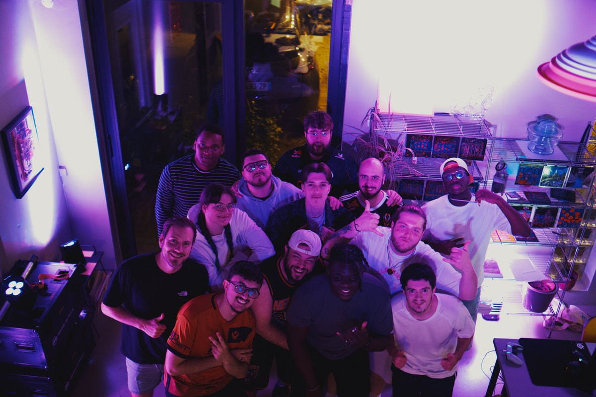 Axis Revolution tweet media