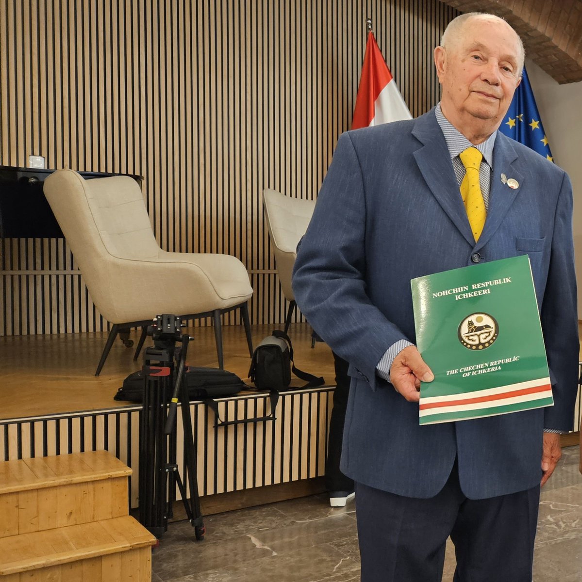 12.05.2025 Conference in Polish Academy of Sciences.
Mr.Marian Harukiewicz from Lithuania Polish officer.He shared the position of Dzhokhar Dudayev and has a deep knowledge of the history of Chechnya.He specially came to Vienna,invited us to the Polish conference,where we presen