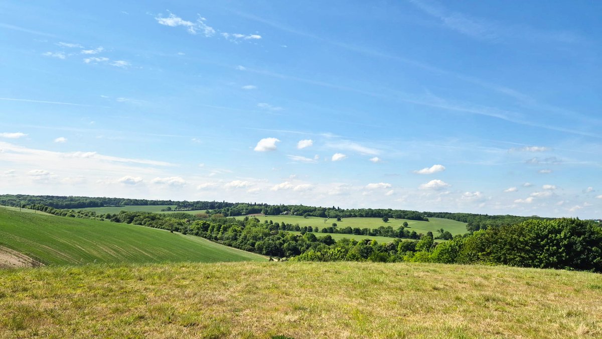 ☀️Great weather and great progress in Luton! The #1ldteam is supporting UXO Borehole work to keep a geotechnical project safe and on track. No UXO finds so far! Shoutout to Andy and the team, stay safe and keep up the good work 💪 #uxo #risk #mitigation #investigation #clearance